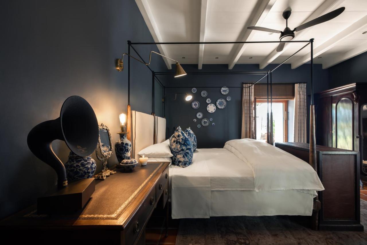Deluxe King Suite